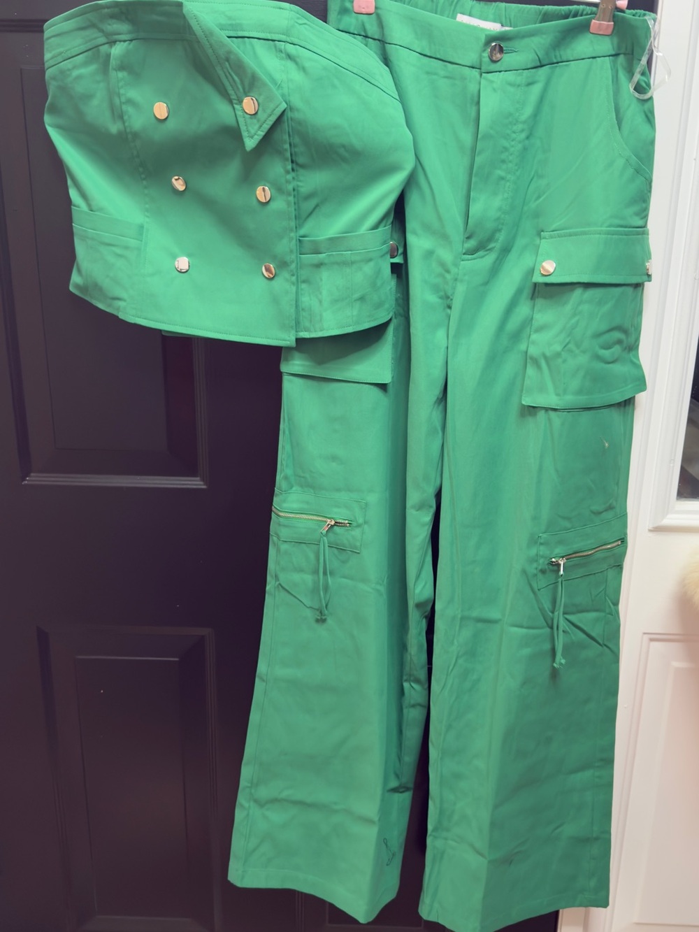 NWOT chic KellyGreen Cargo Wide-Leg Pants with Matching Cropped TOP